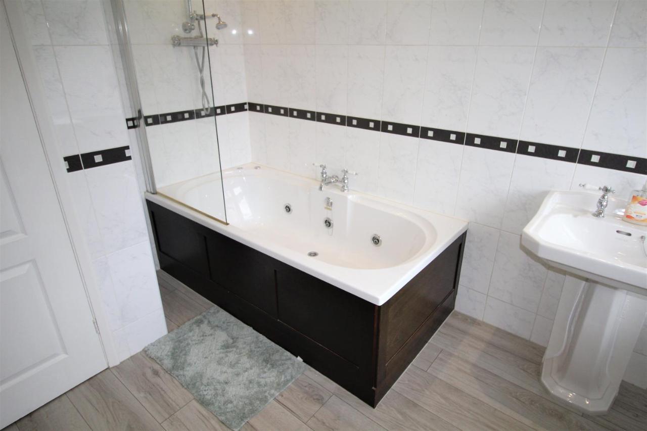 Whitley Bay - Sleeps 6 - Refurbished Throughout - Fast Wifi - Dogs Welcome Екстер'єр фото