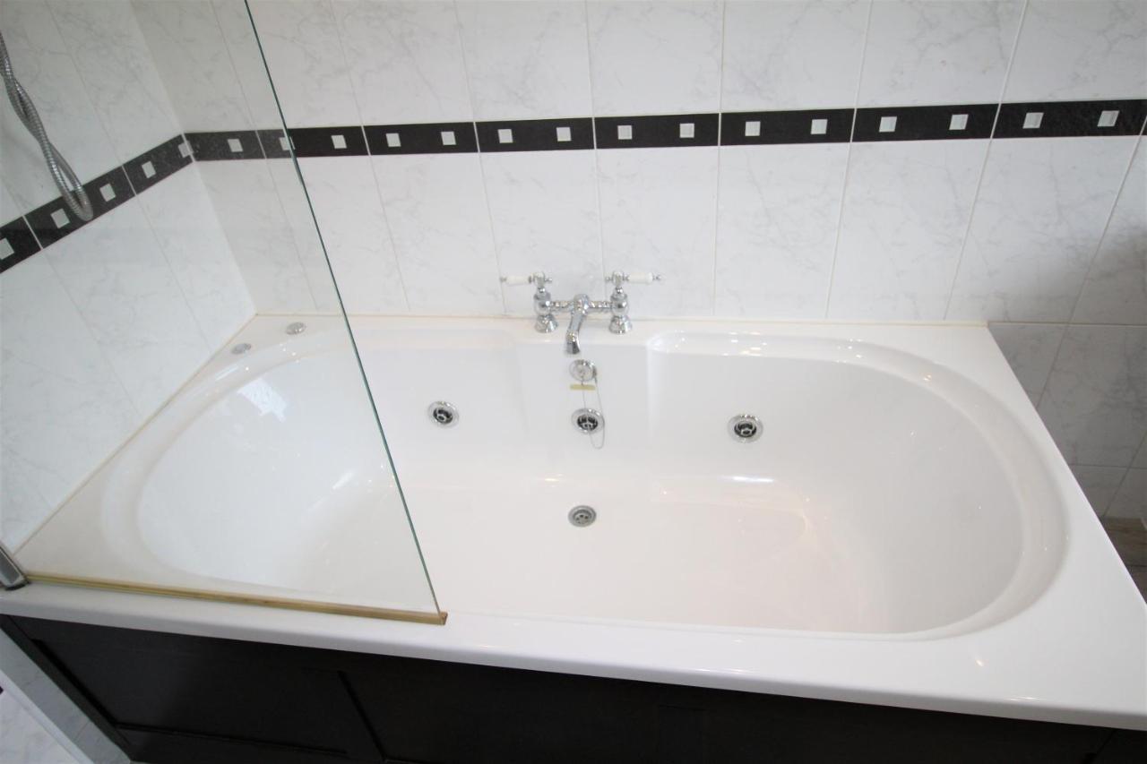 Whitley Bay - Sleeps 6 - Refurbished Throughout - Fast Wifi - Dogs Welcome Екстер'єр фото